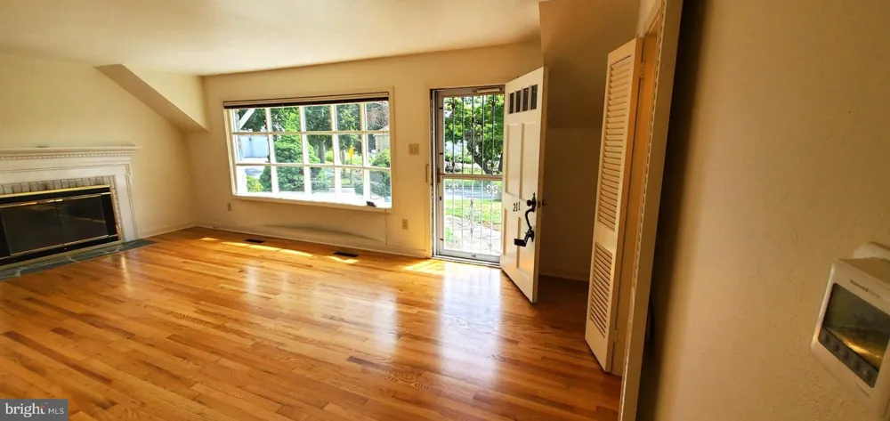 211 WOOD STREET Harrisburg, PA 17109