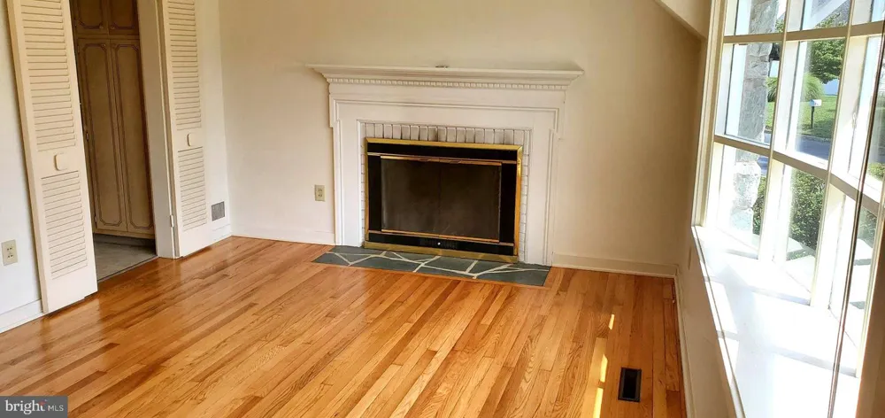 211 WOOD STREET Harrisburg, PA 17109