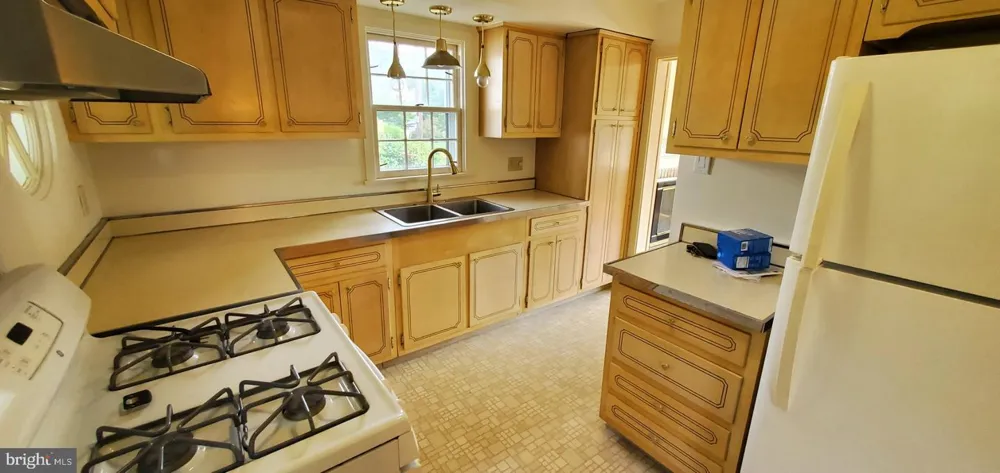 211 WOOD STREET Harrisburg, PA 17109