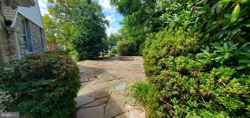 211 WOOD STREET Harrisburg, PA 17109