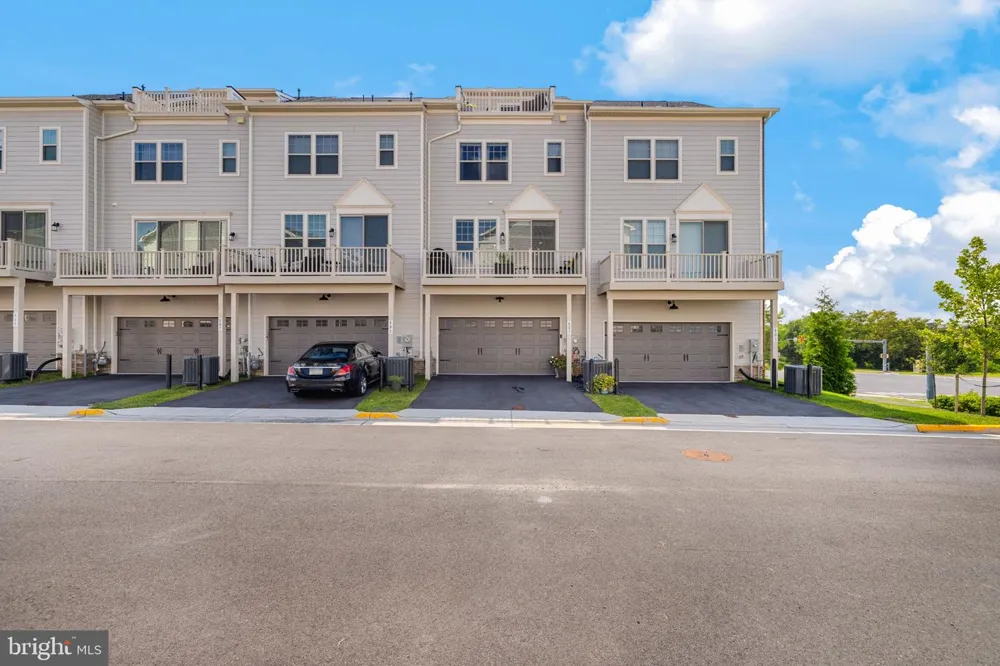 803 SAWBACK SQUARE NE Leesburg, VA 20176