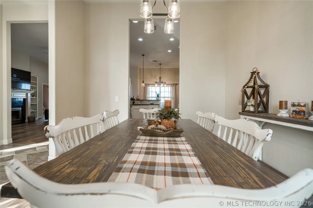1683 Robinson Road Bokchito, OK 74726