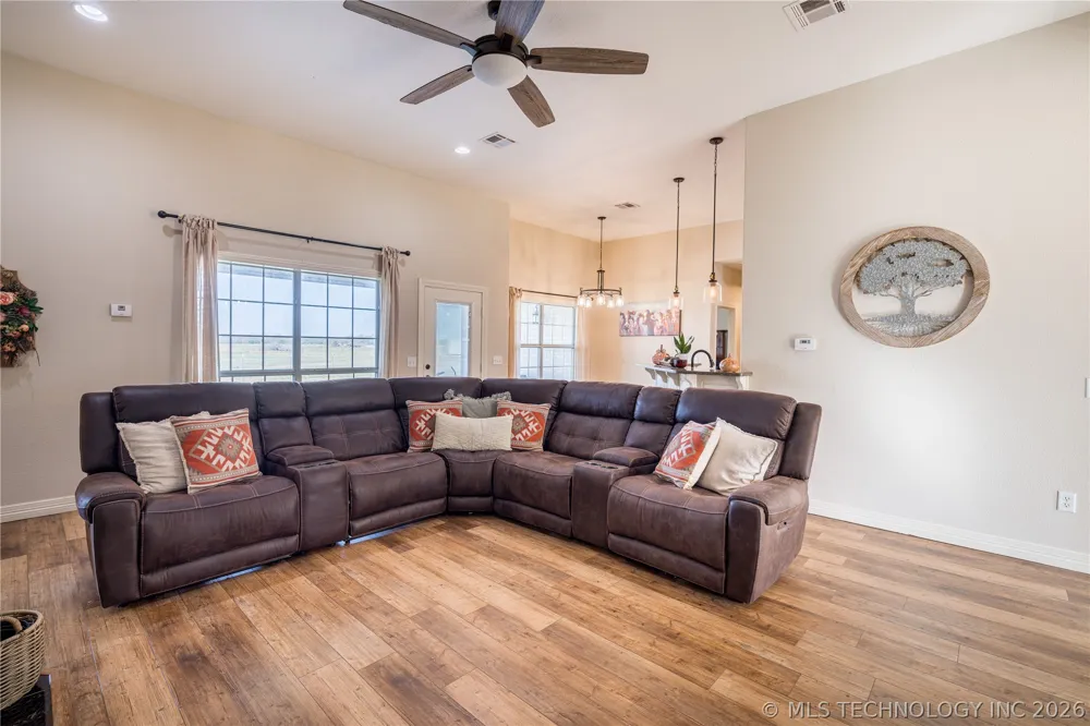 1683 Robinson Road Bokchito, OK 74726