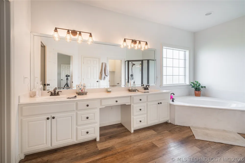 1683 Robinson Road Bokchito, OK 74726