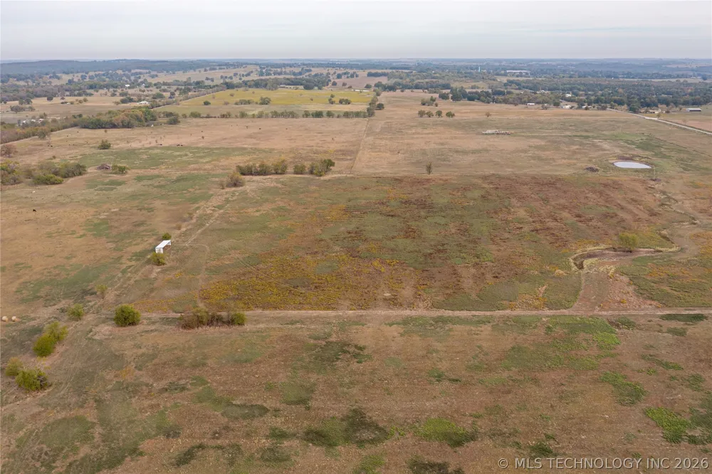 1683 Robinson Road Bokchito, OK 74726