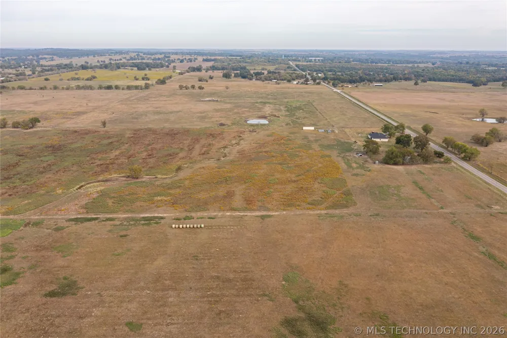 1683 Robinson Road Bokchito, OK 74726