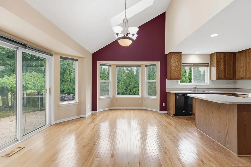 28754 Coleridge Street Harrison Charter Township, MI 48045