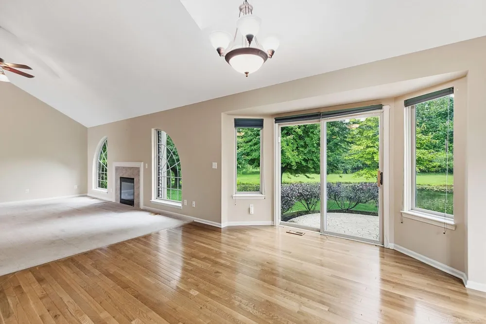 28754 Coleridge Street Harrison Charter Township, MI 48045
