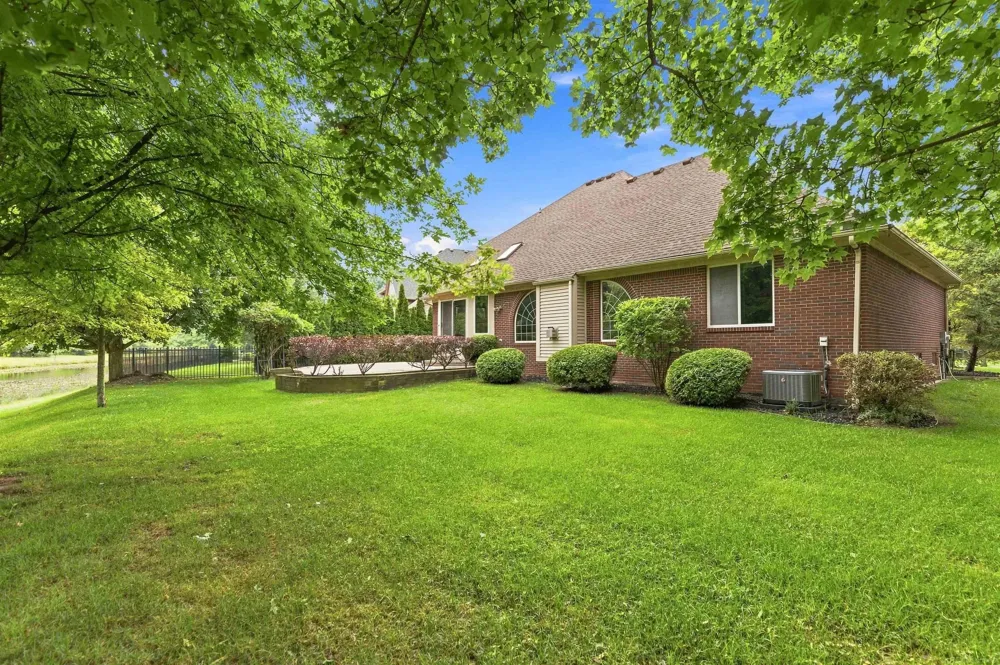 28754 Coleridge Street Harrison Charter Township, MI 48045
