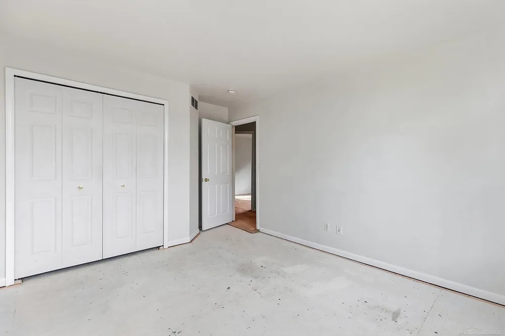 28754 Coleridge Street Harrison Charter Township, MI 48045
