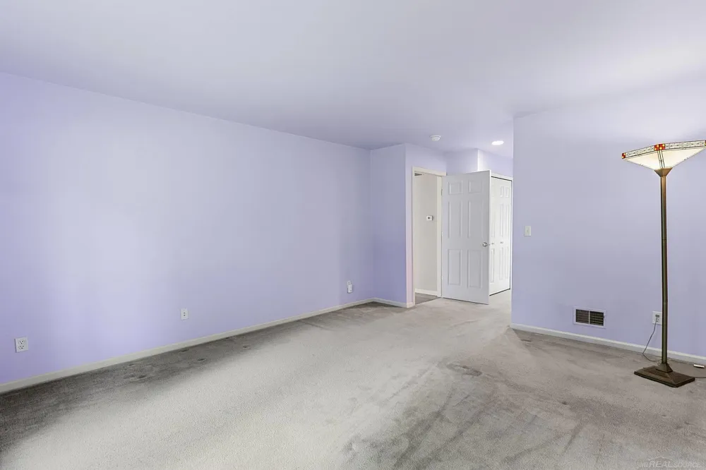 28754 Coleridge Street Harrison Charter Township, MI 48045