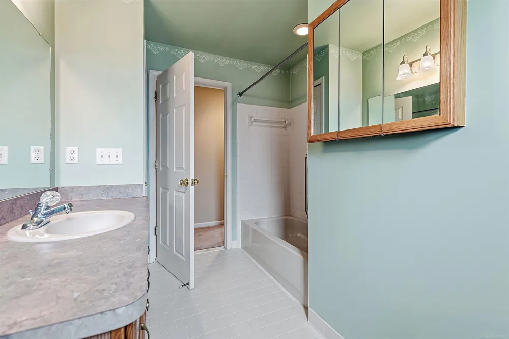 28754 Coleridge Street Harrison Charter Township, MI 48045