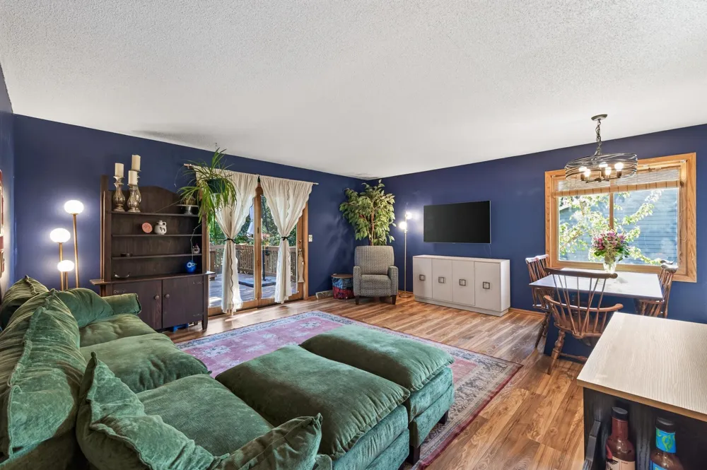 998 99th Lane NE Blaine, MN 55434