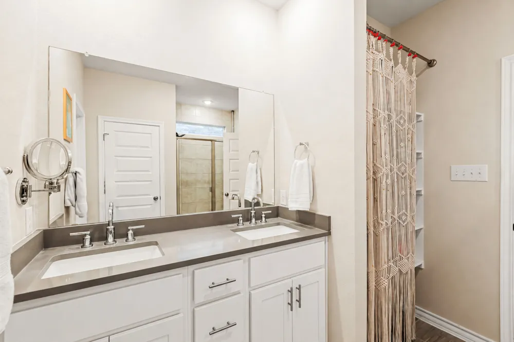 862 Pepperbark Loop Buda, TX 78610