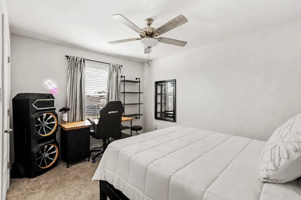 862 Pepperbark Loop Buda, TX 78610