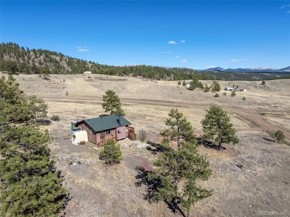 11 Valley Circle Guffey, CO 80820
