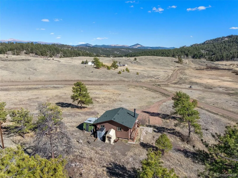 11 Valley Circle Guffey, CO 80820