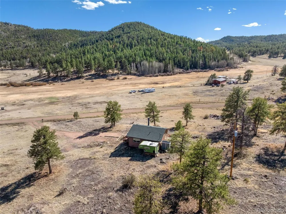 11 Valley Circle Guffey, CO 80820