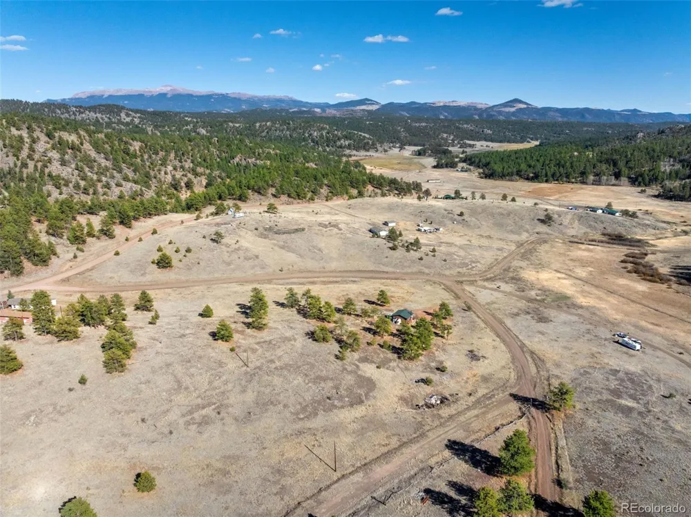 11 Valley Circle Guffey, CO 80820