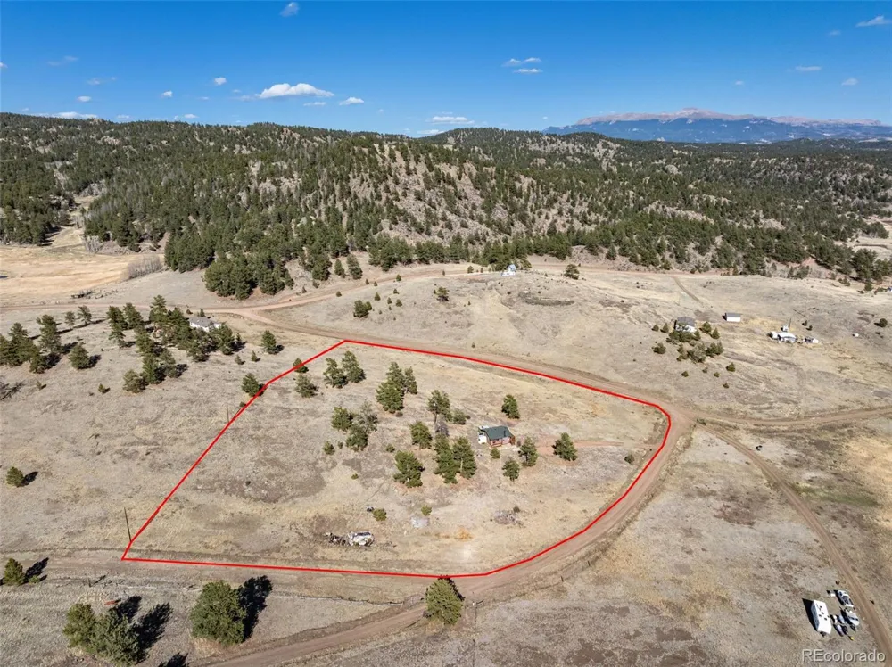 11 Valley Circle Guffey, CO 80820