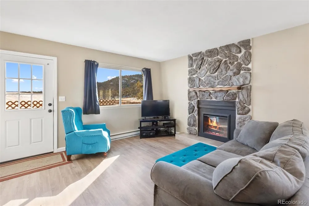 11 Valley Circle Guffey, CO 80820