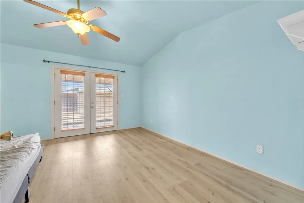 21648 95th California City, CA 93505