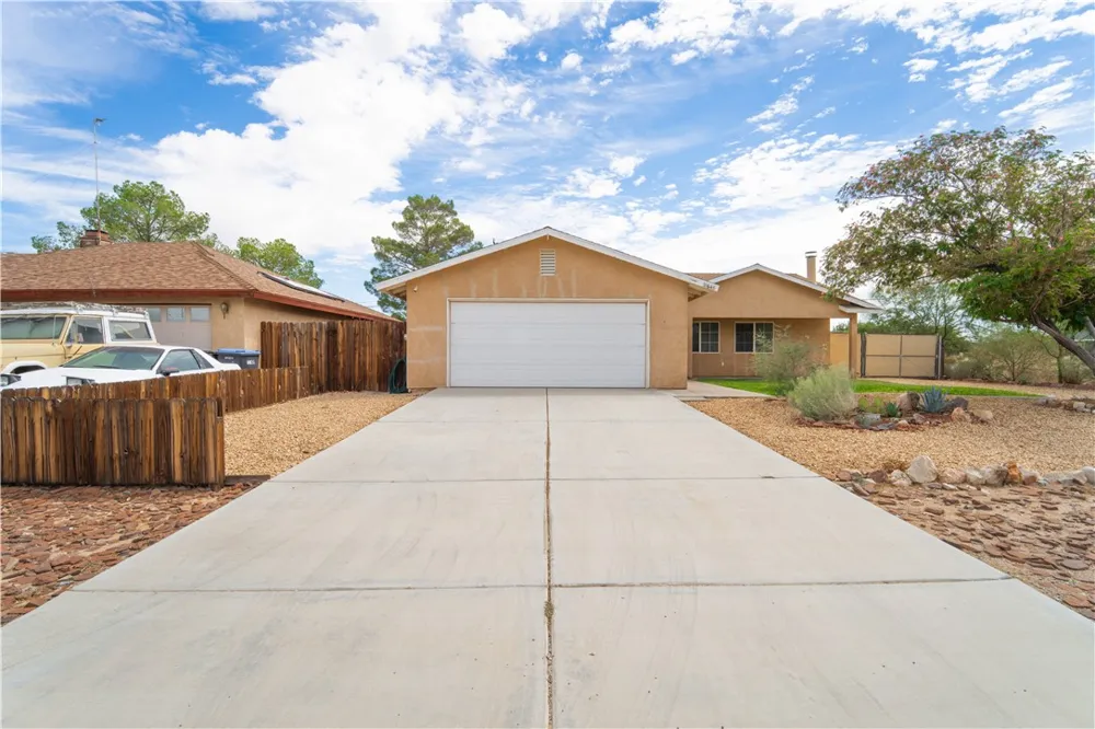 21648 95th California City, CA 93505