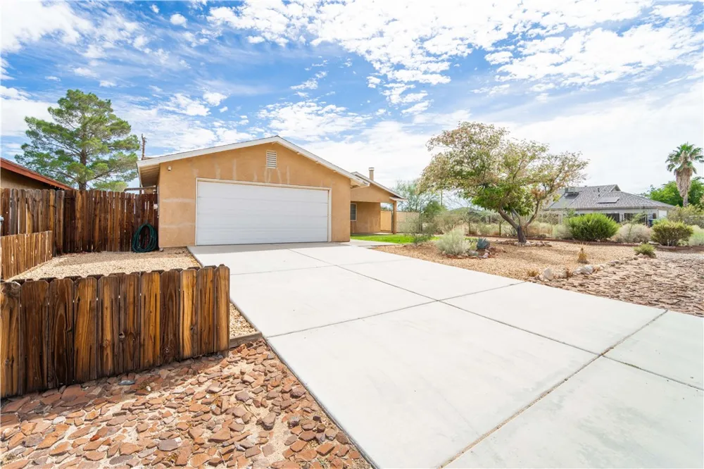 21648 95th California City, CA 93505