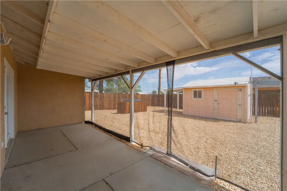 21648 95th California City, CA 93505