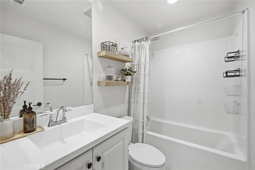 414 Lucent Stanton, CA 90680