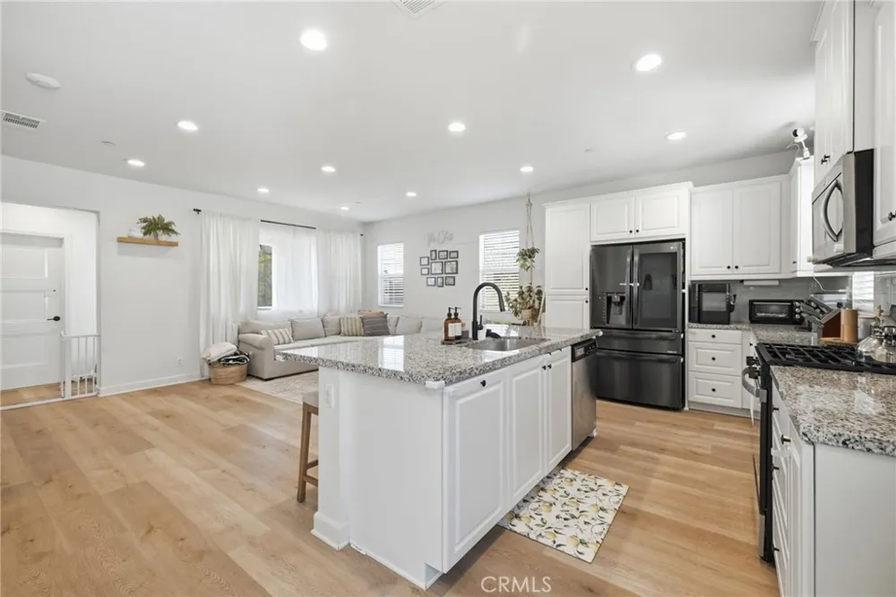 414 Lucent Stanton, CA 90680