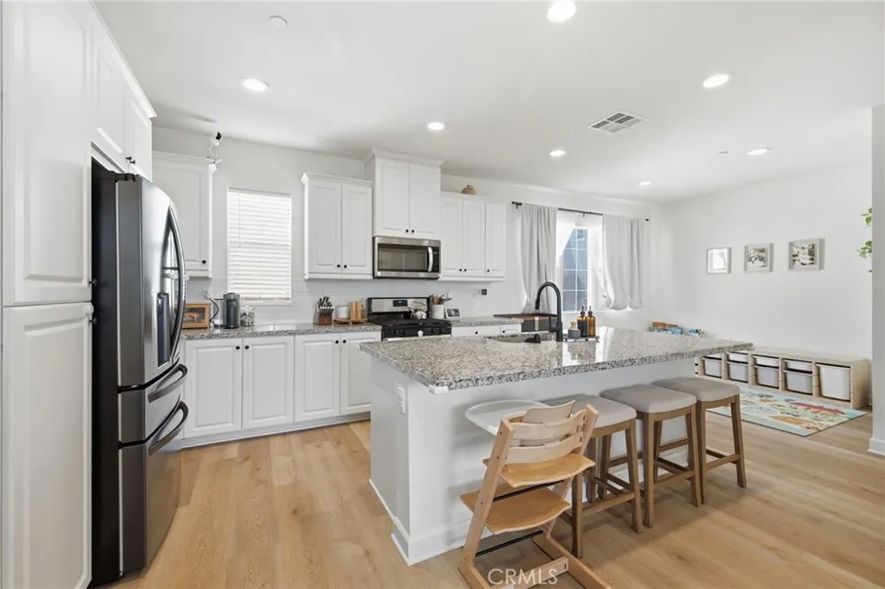 414 Lucent Stanton, CA 90680