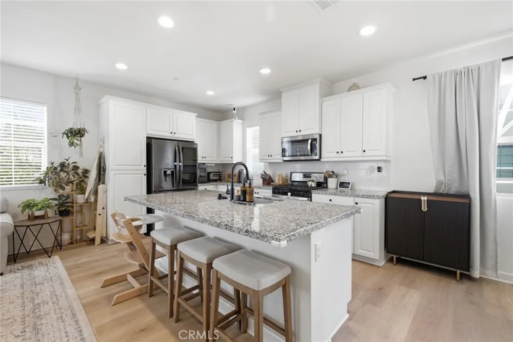 414 Lucent Stanton, CA 90680