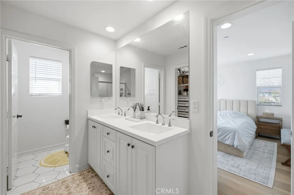 414 Lucent Stanton, CA 90680