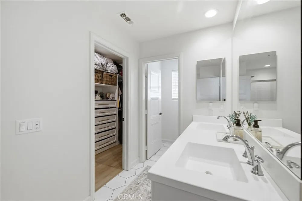 414 Lucent Stanton, CA 90680