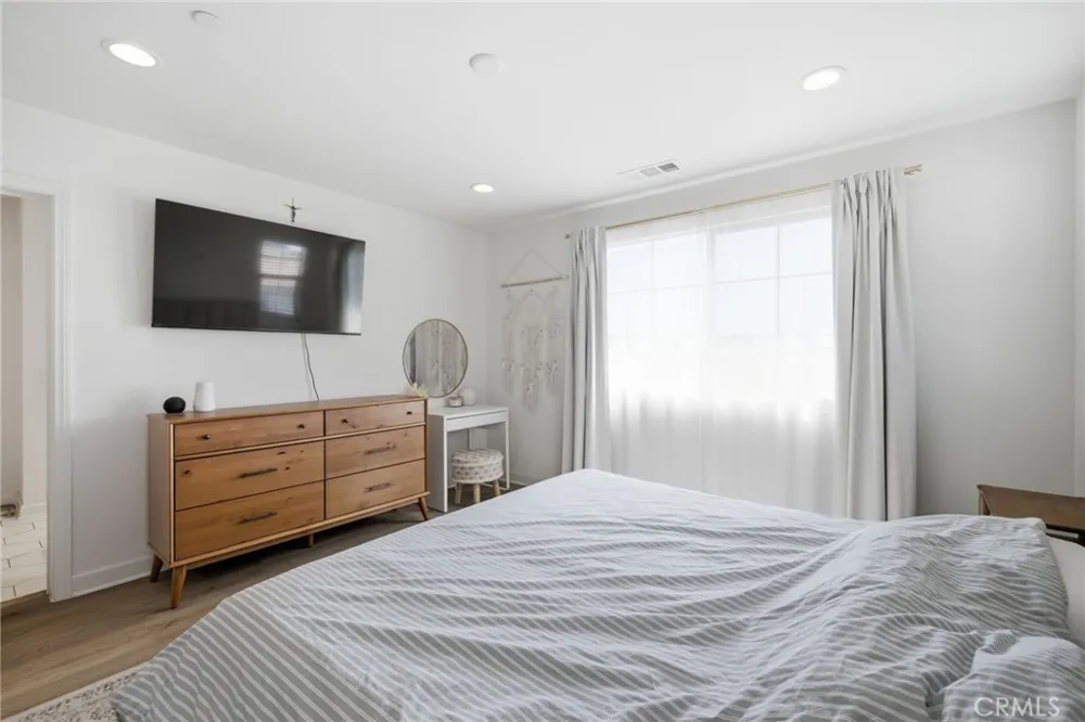 414 Lucent Stanton, CA 90680