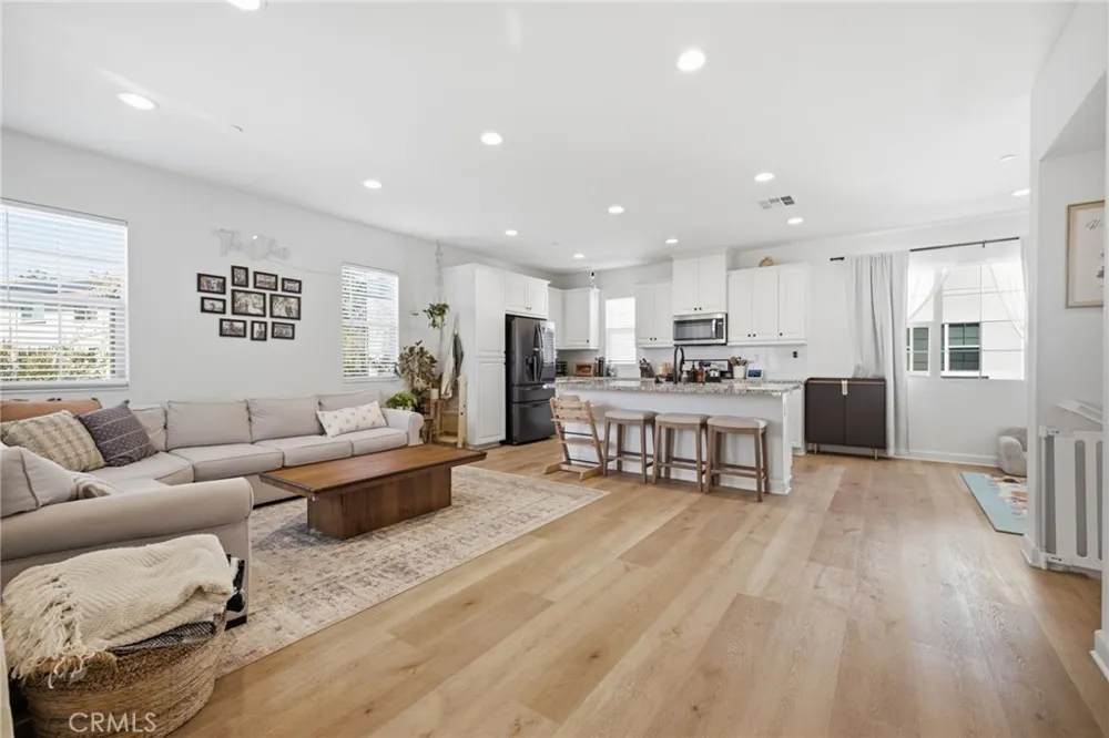 414 Lucent Stanton, CA 90680