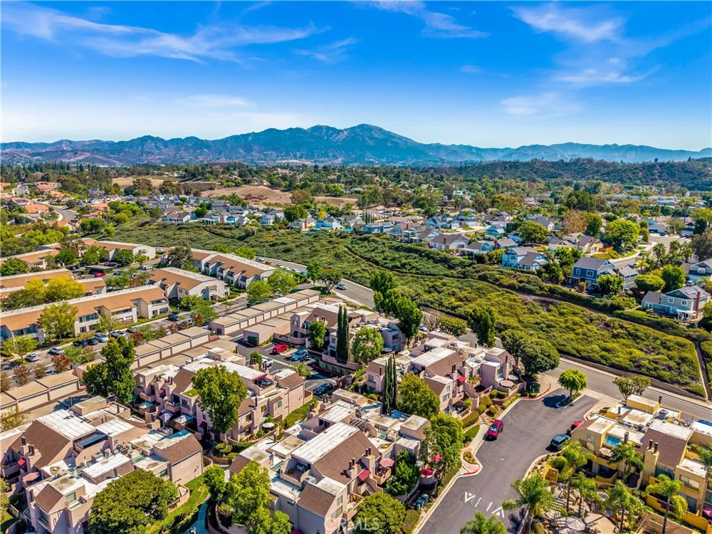 25761 Le Parc #23 Lake Forest, CA 92630