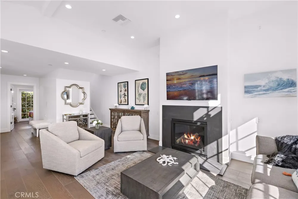 156 Pearl Street Laguna Beach, CA 92651