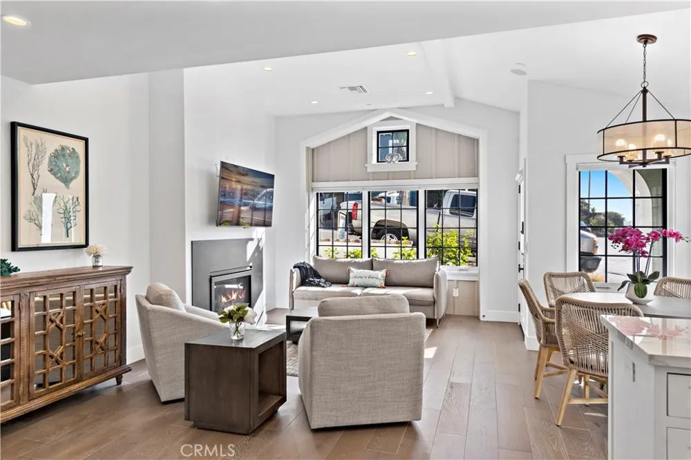 156 Pearl Street Laguna Beach, CA 92651
