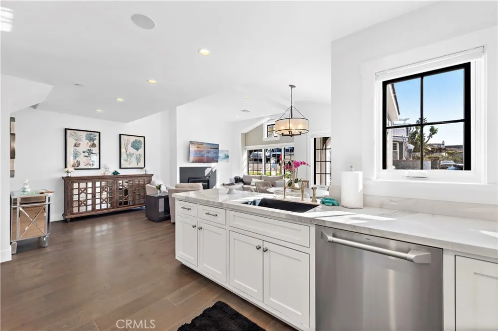 156 Pearl Street Laguna Beach, CA 92651