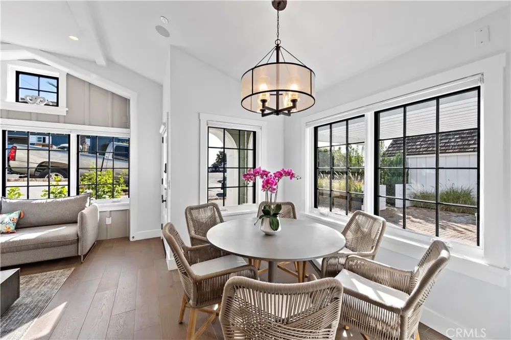 156 Pearl Street Laguna Beach, CA 92651