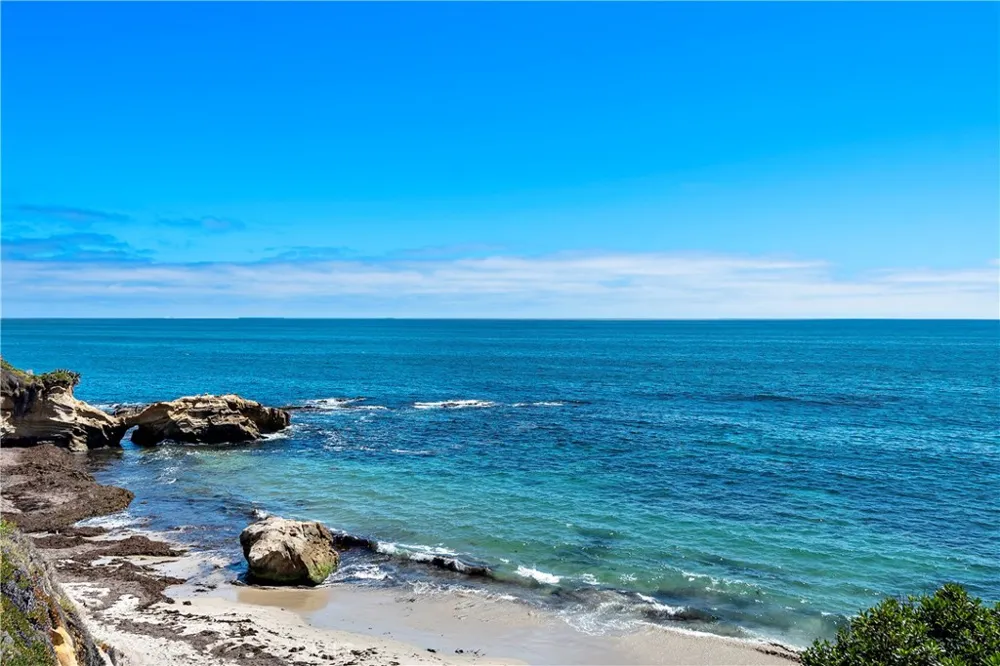 156 Pearl Street Laguna Beach, CA 92651