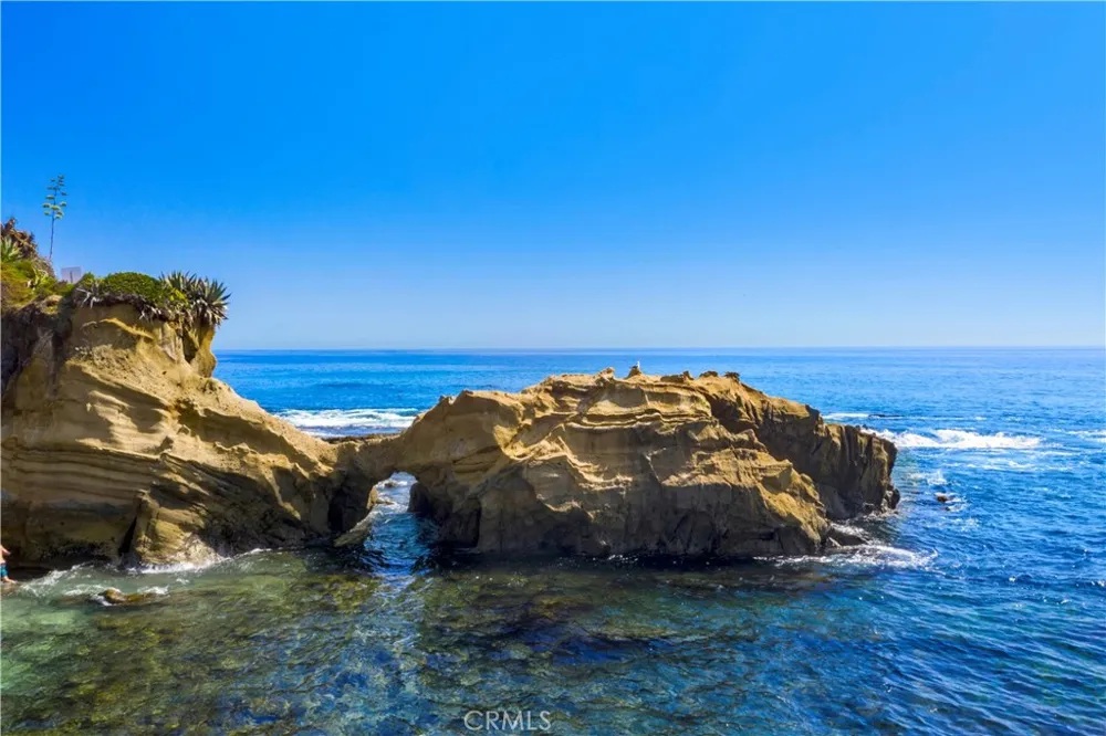 156 Pearl Street Laguna Beach, CA 92651