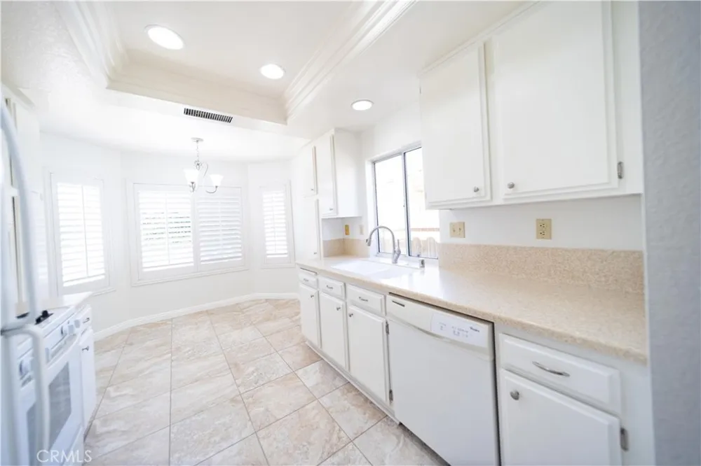 28308 Via Cascadita Romoland, CA 92585