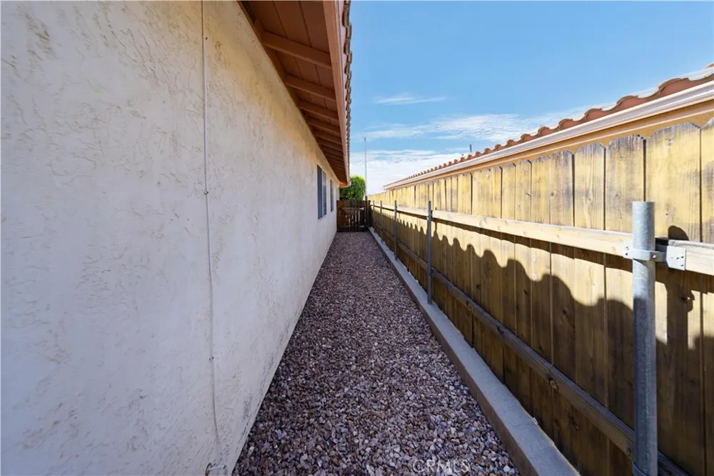 28308 Via Cascadita Romoland, CA 92585