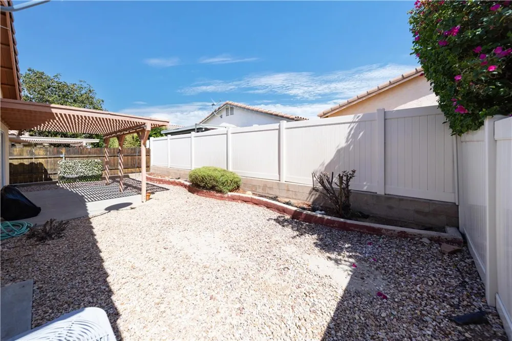 28308 Via Cascadita Romoland, CA 92585