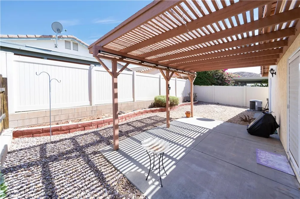 28308 Via Cascadita Romoland, CA 92585