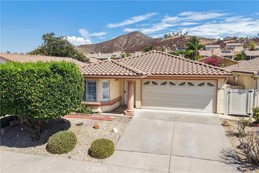 28308 Via Cascadita Romoland, CA 92585