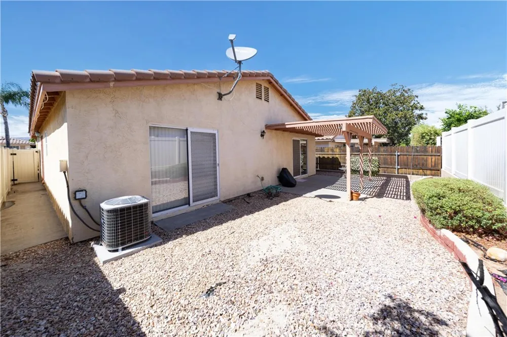 28308 Via Cascadita Romoland, CA 92585